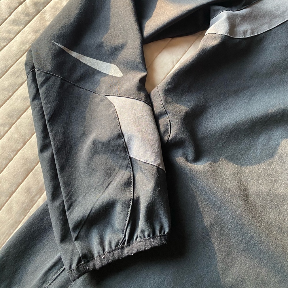 Under Armour Full Zip Wind Jacket - image 4